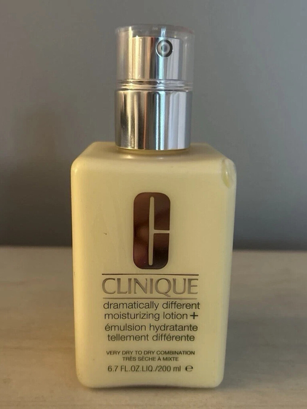 New without box- Clinique Dramatically Different Moisturizing Lotion (6.7 oz)
